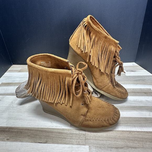 Minnetonka Fringe Wedge Boots 7.5 Tan Suede Boho Festival Retro Western Y2K - Picture 9 of 11
